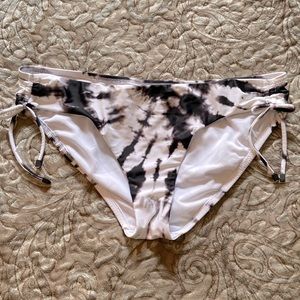 Bar iii gray/white tye dye bikini bottoms Sz L
